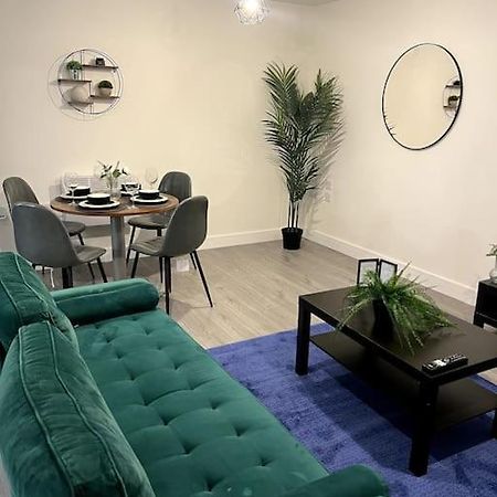 Spacious One Bedroom Apartment 헤멜헴스테드 외부 사진